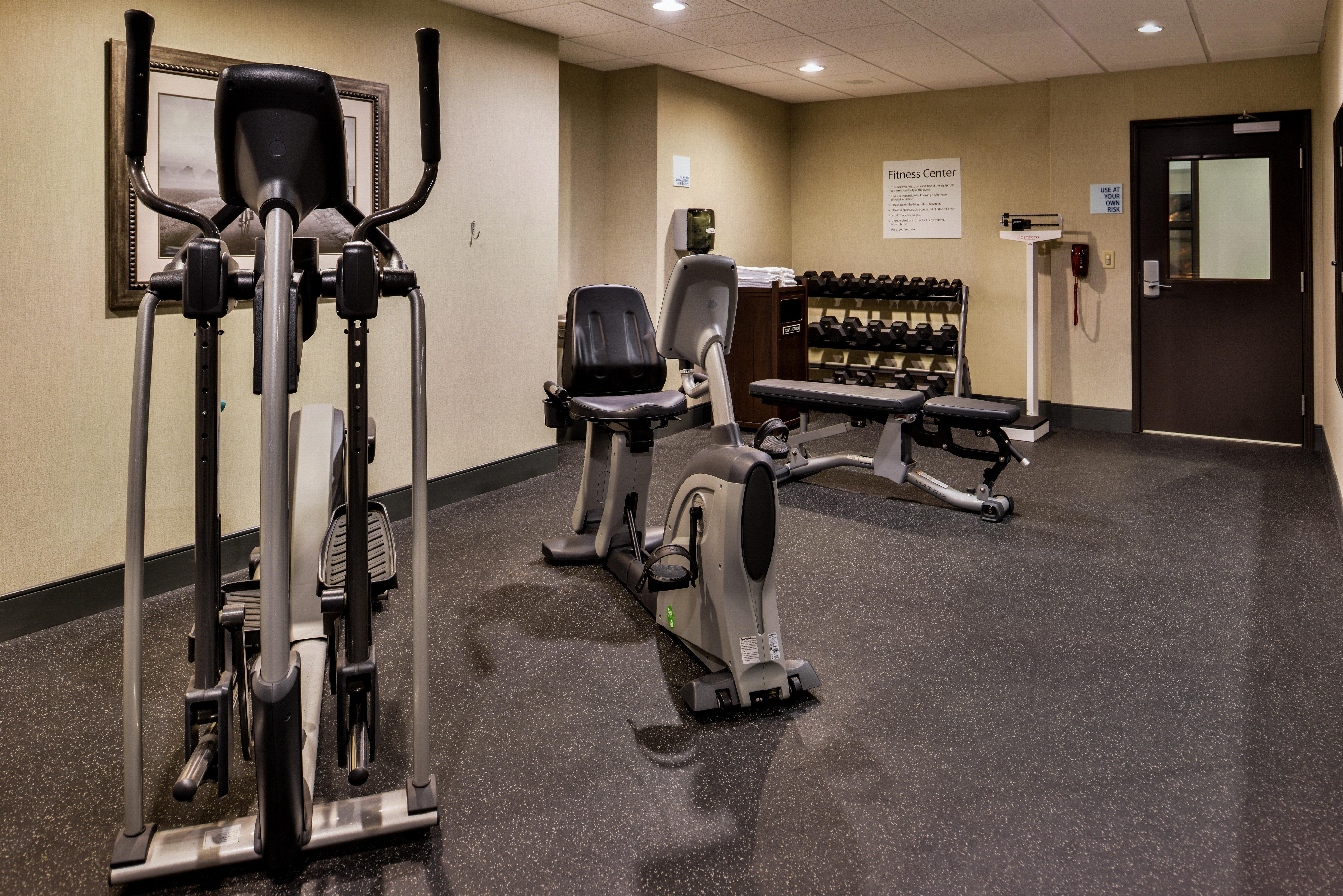 Holiday Inn Express & Suites Emporia Northwest By Ihg Esterno foto